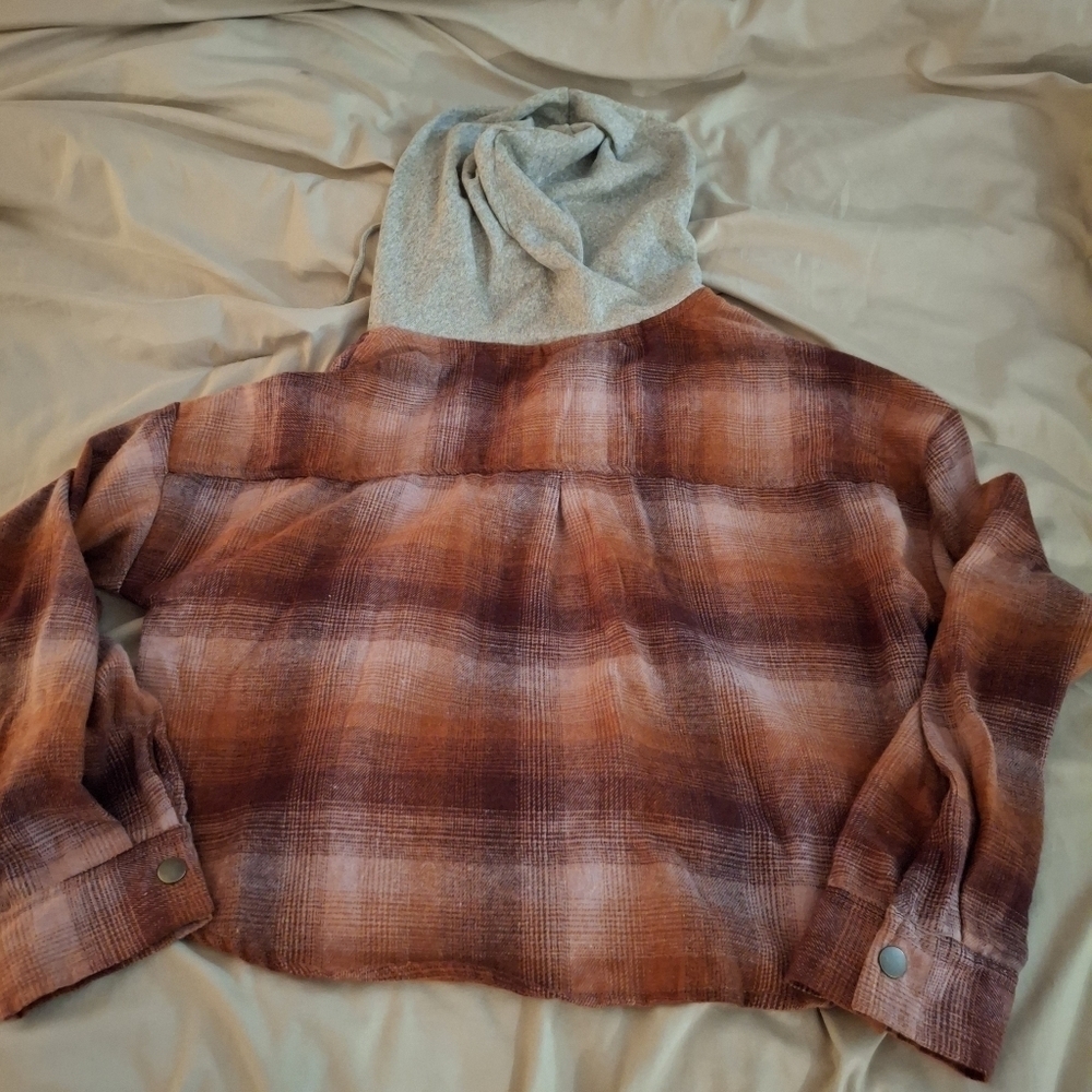 Rue21 Women's Multicolor Plaid Cropped Shirt with Gray Hood - Picture 6 of 6